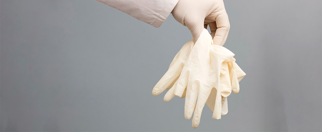 Cuando usar guantes desechables